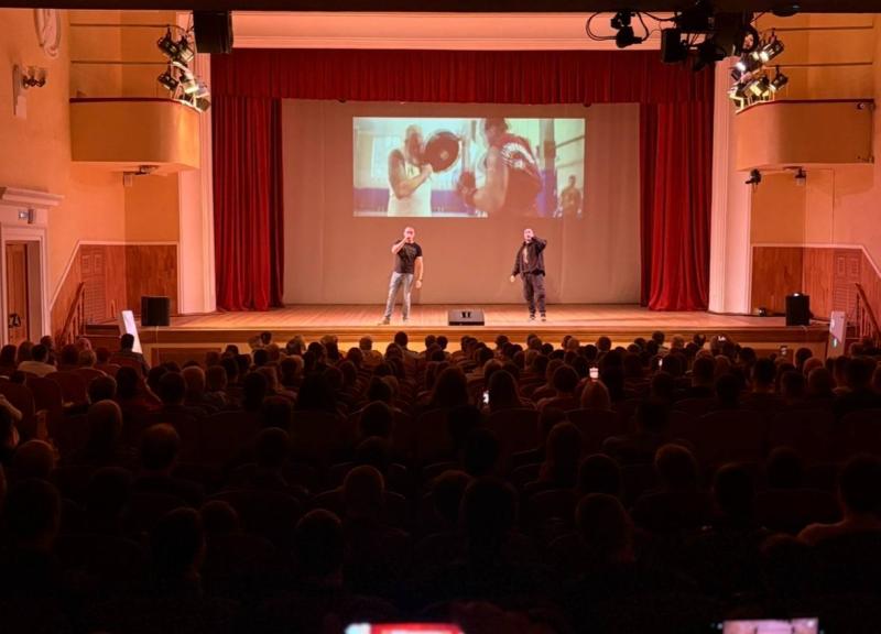 В Ярославле для сотрудников и военнослужащих Росгвардии с концертом выступили известные музыканты