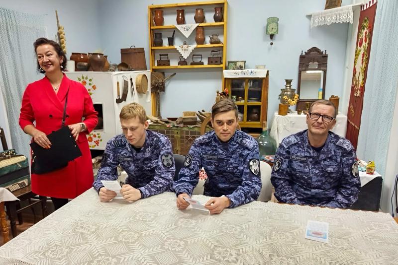 Кузбасские росгвардейцы приняли участие в патриотическом часе