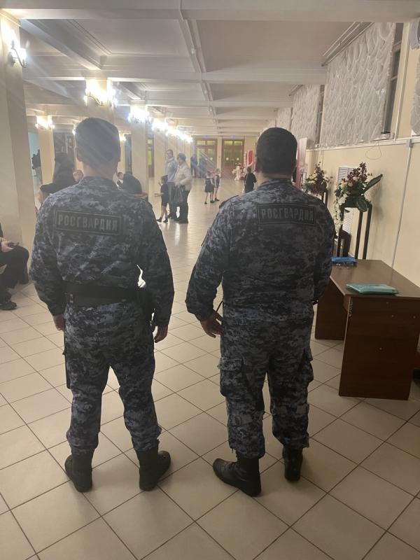Сотрудники Егорьевского ОВО обеспечили охрану общественного порядка
на творческом мастер-классе ко Дню матери