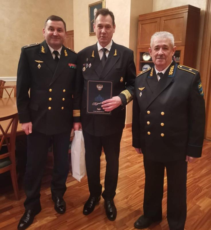 Ректора ведущего морского вуза страны поздравили с юбилеем представители Северо-Западного филиала ФГУП «УВО Минтранса России»