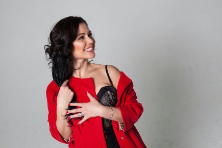 Шарм, талант и харизма: дебют певицы Кристины Кос