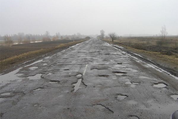 Общероссийский народный фронт за две недели получил сообщения о 1706 участках дорог, требующих ремонта